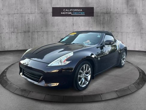 Used 2010 Nissan 370Z Roadster image 3