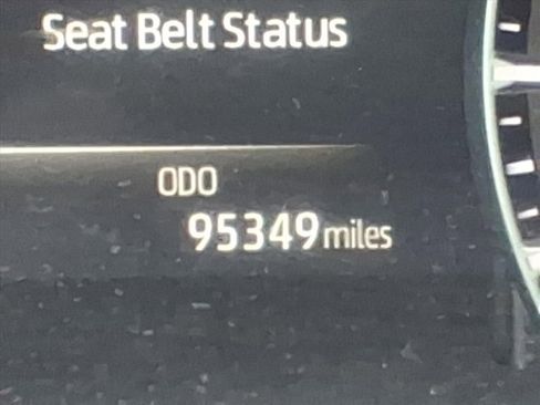 Used 2020 Toyota Highlander XLE image 23