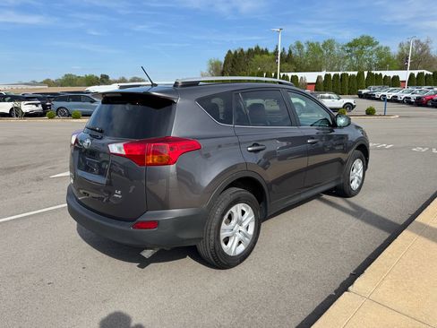 Used 2013 Toyota RAV4 LE image 7