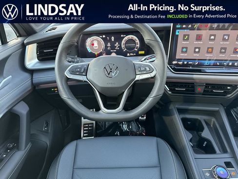 New 2026 Volkswagen Tiguan SE R-Line AWD/4WD image 12