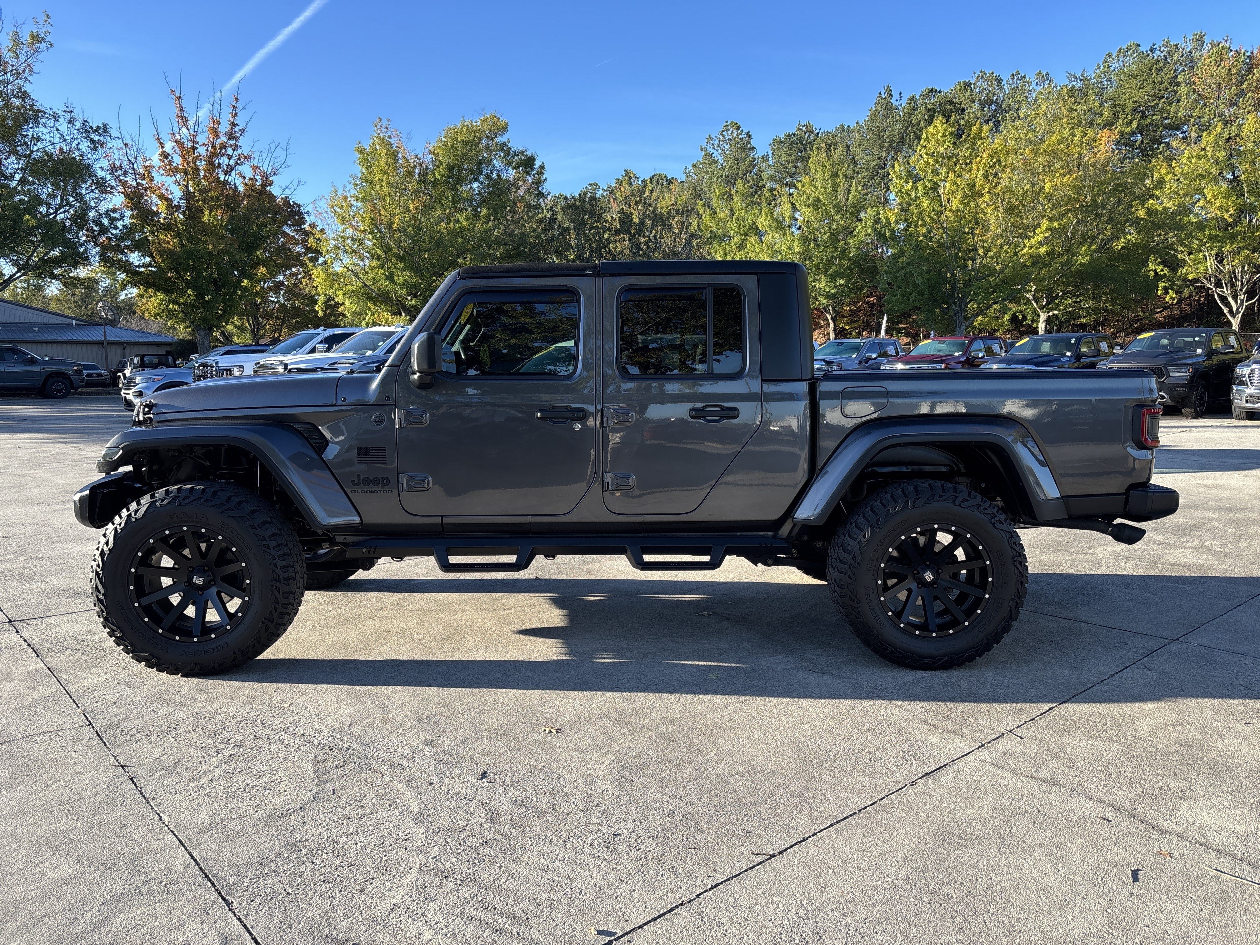 Used 2022 Jeep Gladiator Sport AWD/4WD image 4