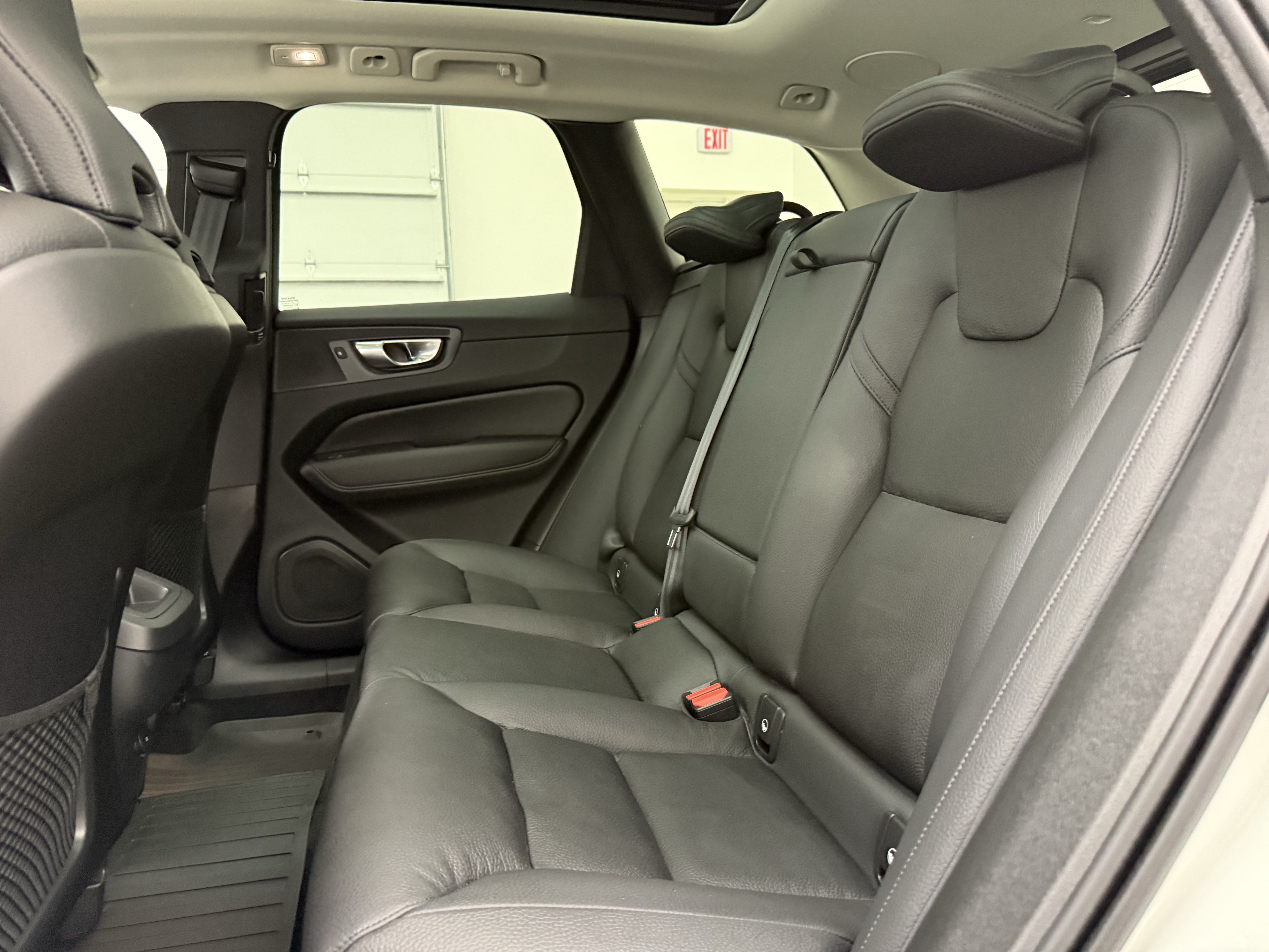 Certified 2024 Volvo XC60 B5 Plus w/ Protection Package Premier AWD/4WD image 26