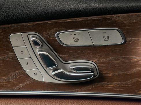 Used 2018 Mercedes-Benz E 300 E 300 RWD Sedan w/ Premium 1 Package image 45