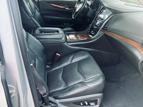 Used 2015 Cadillac Escalade ESV Luxury AWD/4WD image 17