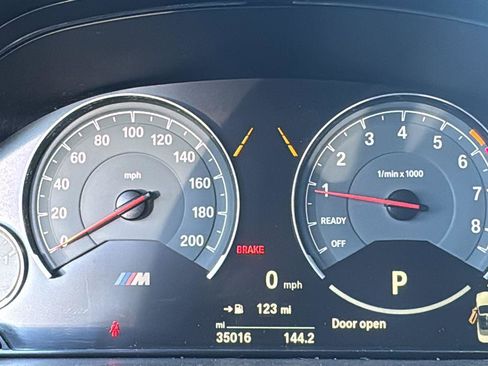 Used 2016 BMW M4 Convertible image 8