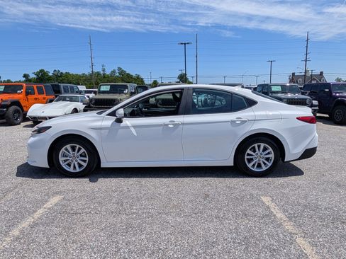 Used 2025 Toyota Camry LE FWD image 2