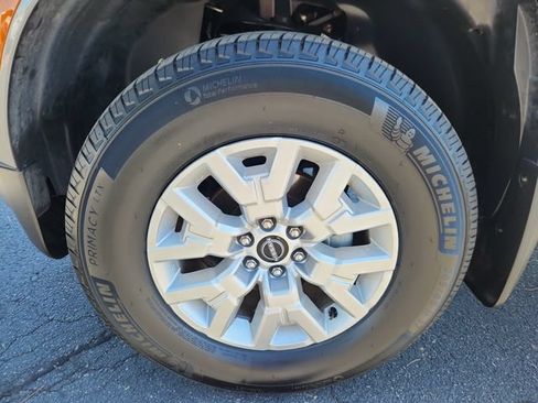 Certified 2023 Nissan Frontier SV w/ SV Convenience Package AWD/4WD image 15