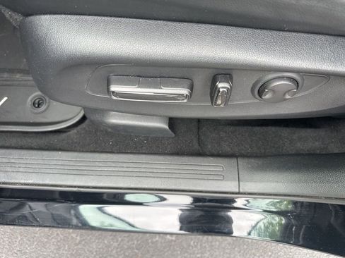 Used 2025 Honda CR-V EX-L image 22