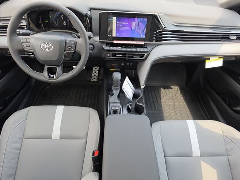 New 2026 Toyota Camry SE FWD image 8