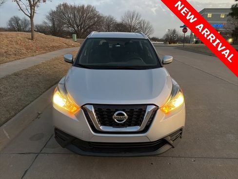 Used 2018 Nissan Kicks SV image 7