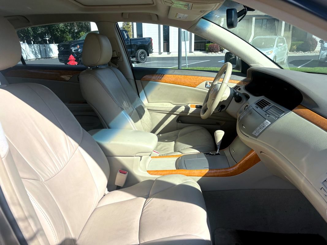 Used 2005 Toyota Avalon XLS FWD image 16