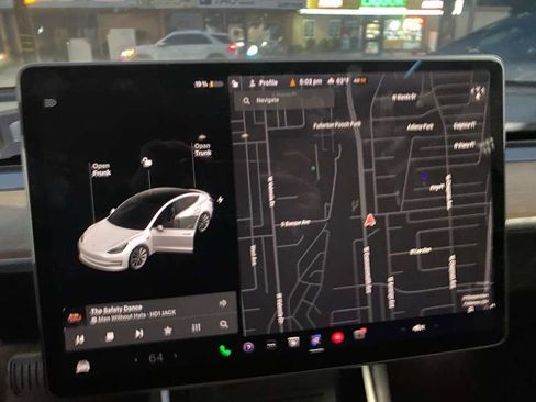 Used 2018 Tesla Model 3 Long Range image 28