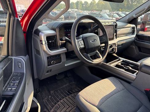Used 2024 Ford F250 XLT w/ Black Appearance Package AWD/4WD image 7