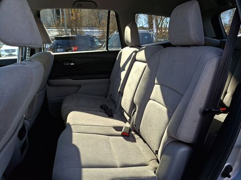 Used 2019 Honda Pilot EX image 9