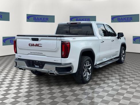 Used 2022 GMC Sierra 1500 SLT w/ SLT Premium Plus Package AWD/4WD image 2