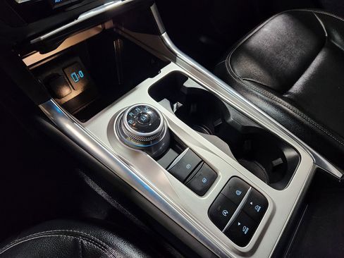 Used 2020 Ford Explorer XLT w/ Equipment Group 202A image 39