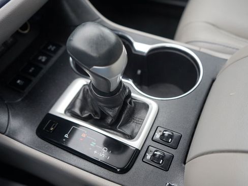 Used 2017 Toyota Highlander XLE AWD/4WD image 21