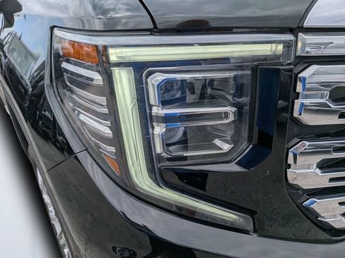 Used 2023 GMC Sierra 1500 Denali w/ Denali Reserve Package AWD/4WD image 9