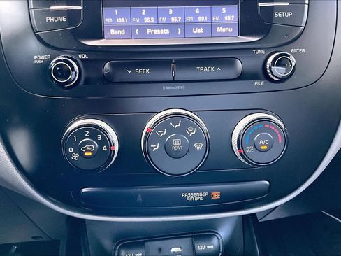 Used 2019 Kia Soul FWD image 32