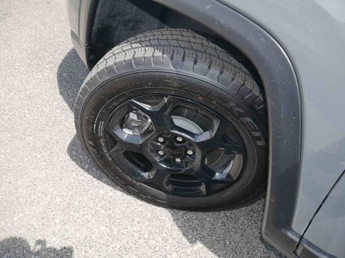 Certified 2024 Jeep Compass Trailhawk AWD/4WD image 12