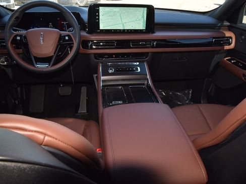 New 2026 Lincoln Aviator Reserve w/ Jet Appearance Package image 17