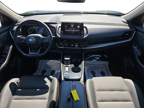 Used 2025 Nissan Rogue SV w/ SV Premium Package FWD image 13