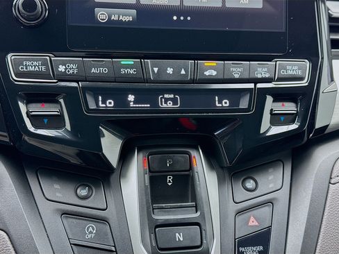 Used 2018 Honda Odyssey Touring image 12