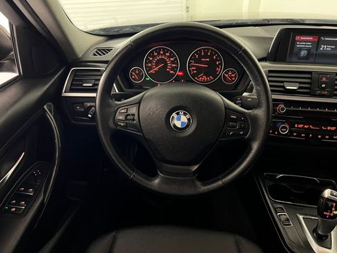 Used 2018 BMW 320i xDrive Sedan image 25