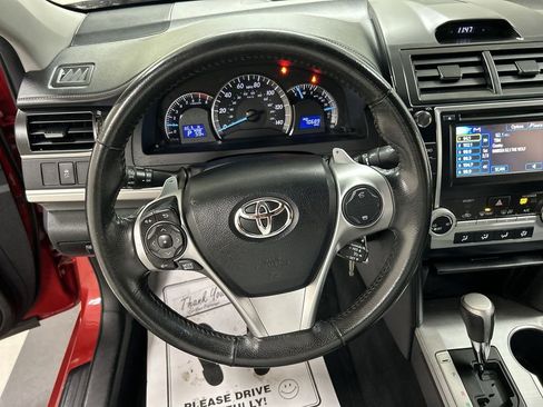 Used 2013 Toyota Camry SE image 4