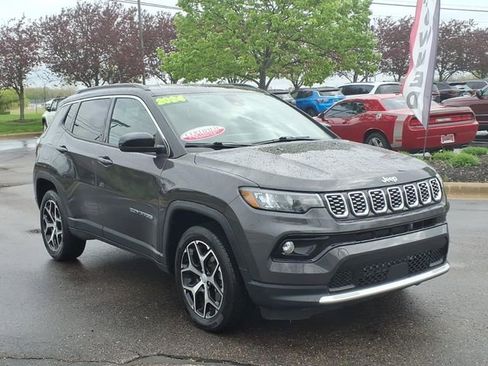 Certified 2024 Jeep Compass Limited AWD/4WD image 3