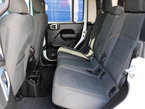 Used 2025 Jeep Gladiator Sport AWD/4WD image 39