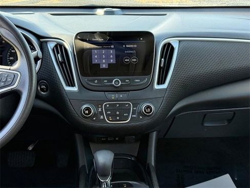 Used 2024 Chevrolet Malibu LT image 12