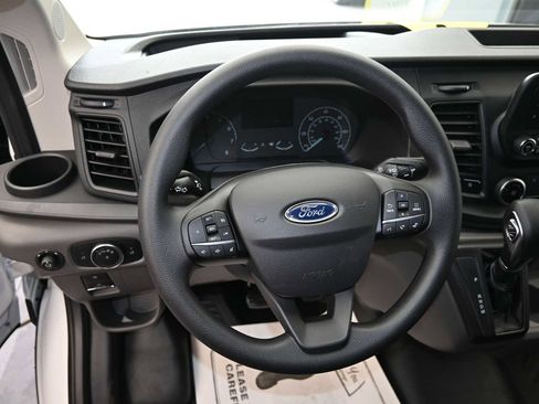 New 2024 Ford Transit 250 148 Medium Roof RWD image 18