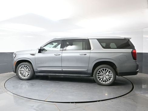 Used 2025 GMC Yukon XL Denali AWD/4WD image 11