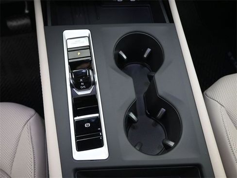 New 2026 Volkswagen Atlas SE image 4