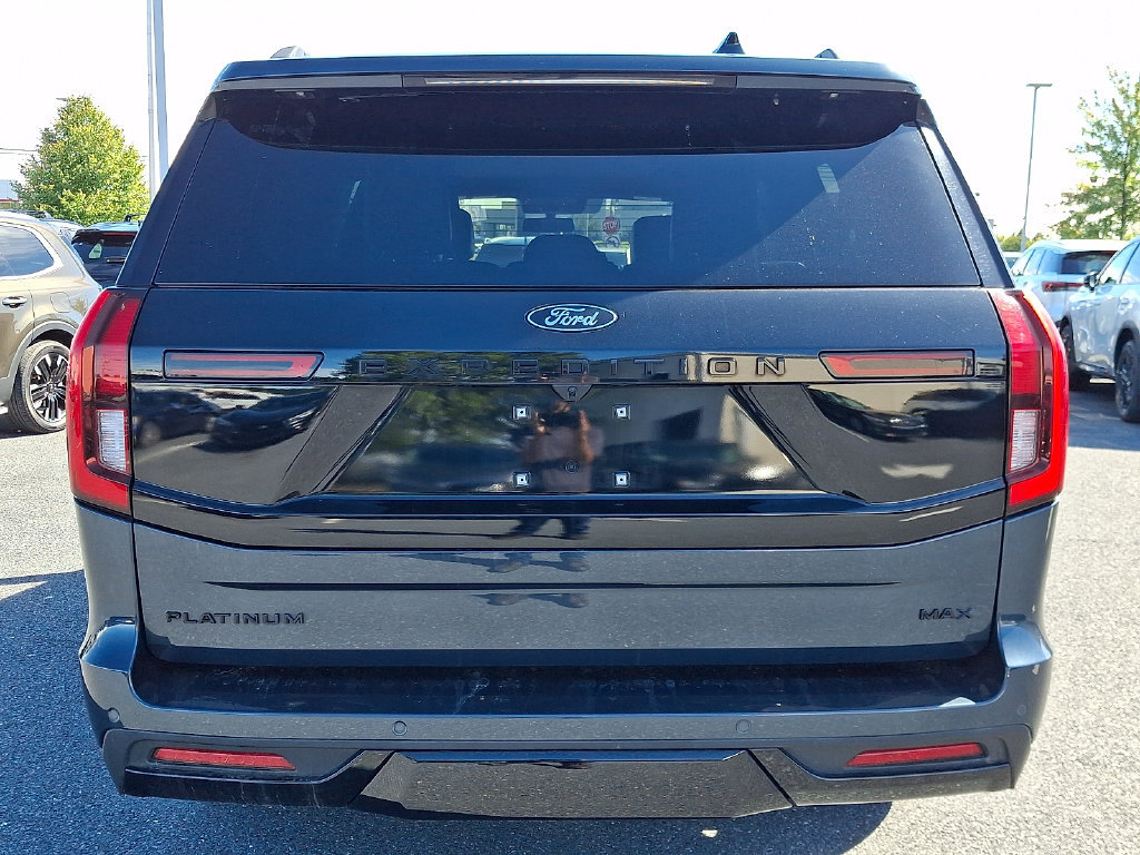 Used 2025 Ford Expedition Max Platinum w/ Stealth Performance Package AWD/4WD image 5
