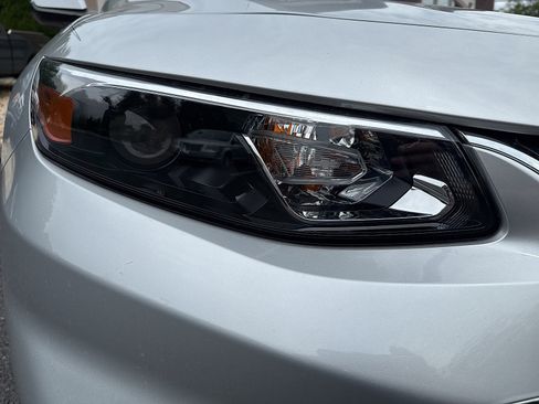 Used 2018 Chevrolet Malibu LT FWD image 17