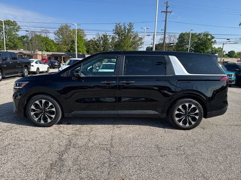 Used 2022 Kia Carnival EX FWD image 4