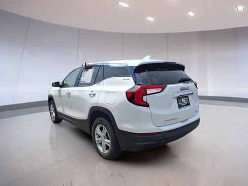 Used 2024 GMC Terrain SLE AWD/4WD image 3
