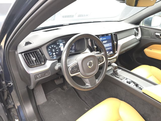 Used 2020 Volvo XC60 T6 Momentum AWD/4WD image 14