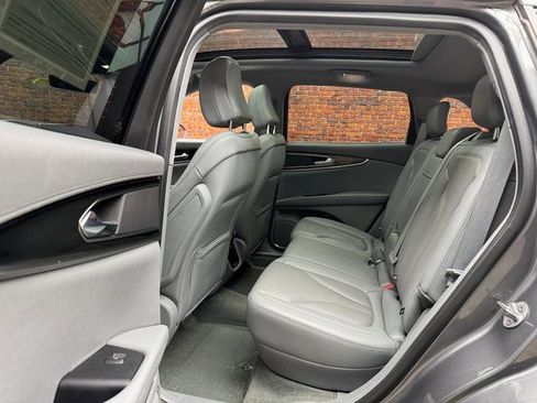 Used 2022 Lincoln Nautilus Reserve image 24