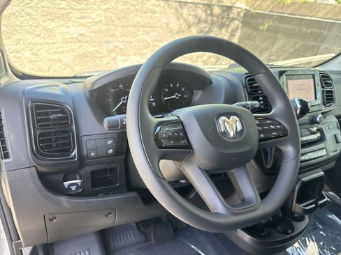 Used 2025 RAM ProMaster 2500 w/ Convenience Group FWD image 10