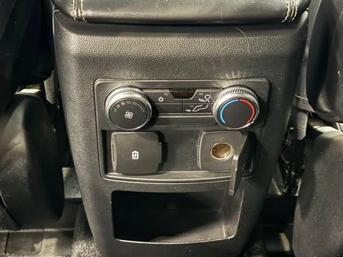 Used 2020 Ford Explorer XLT w/ Equipment Group 202A AWD/4WD image 27