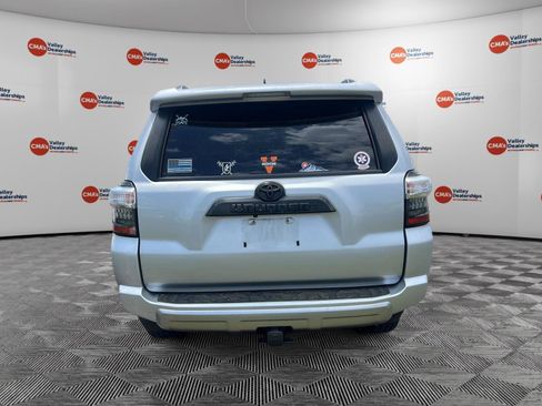 Used 2021 Toyota 4Runner TRD Off-Road Premium w/ Moonroof Package AWD/4WD image 9