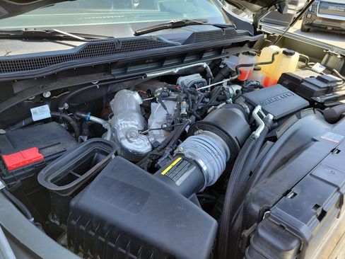 Used 2024 Chevrolet Silverado 2500 LT AWD/4WD image 37