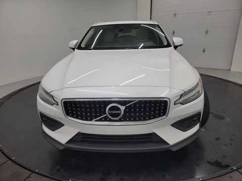 Used 2021 Volvo V60 T5 Cross Country AWD/4WD image 11
