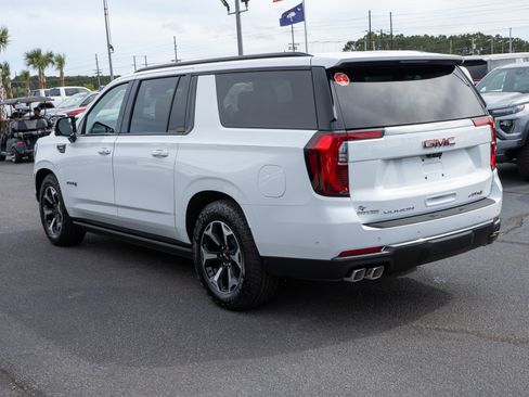 New 2026 GMC Yukon XL AT4 AWD/4WD image 5
