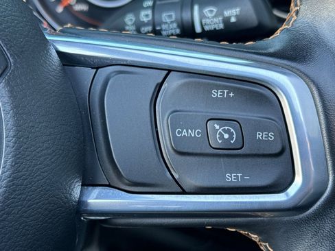 Used 2021 Jeep Wrangler Unlimited Sahara image 28