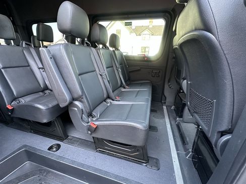 Used 2019 Mercedes-Benz Sprinter 2500 image 6