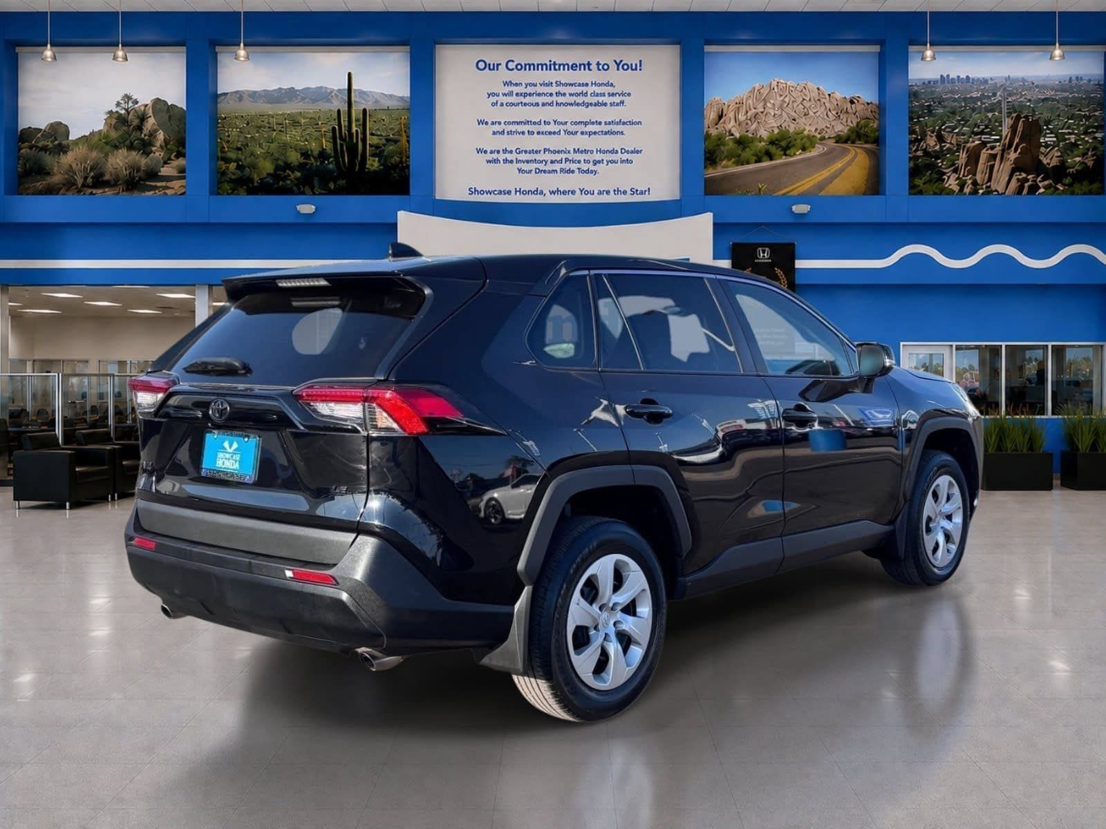 Used 2024 Toyota RAV4 LE FWD image 8